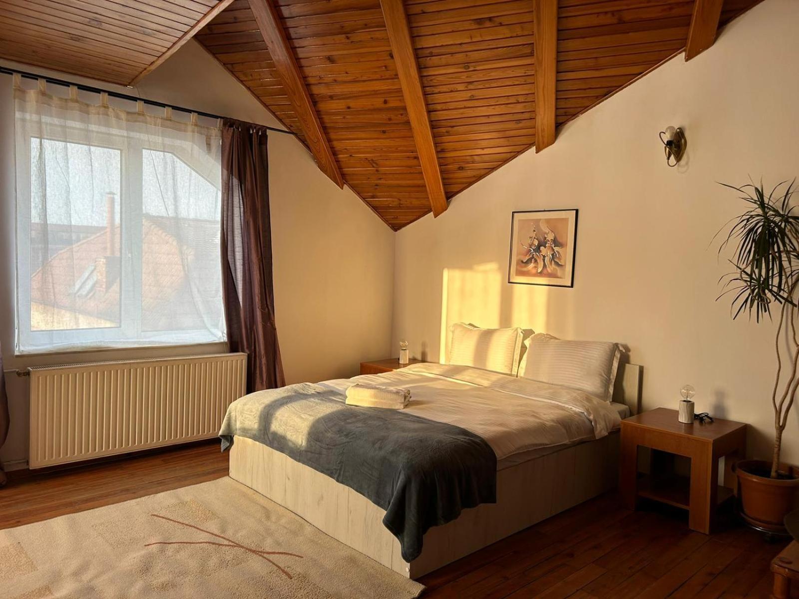 Ambra Room'S Braşov Exterior foto